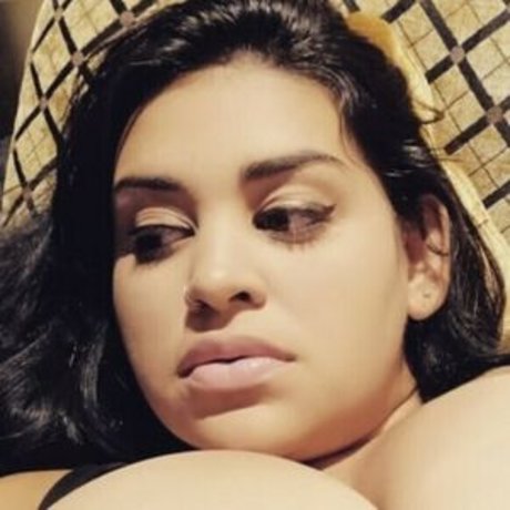 Jennifer Busty Latina naked pornstar gallery