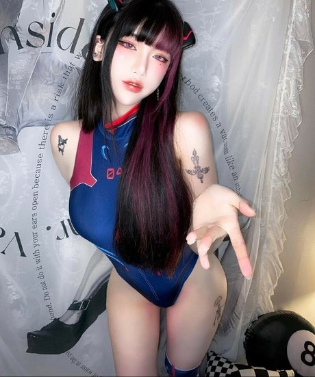 Naughty Rabbit model pretty picture