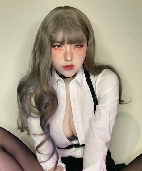 Naughty Rabbit model high quality pictures