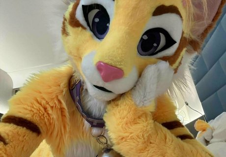 thatyellowkitty model exclusive img