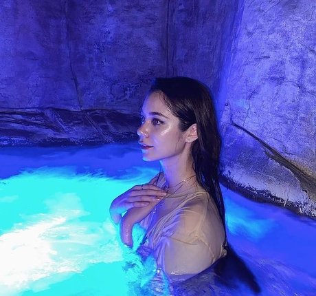 Melodi Flack sexy star pictures