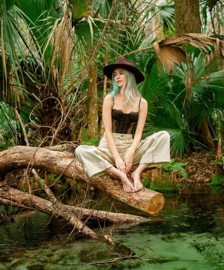 Melodi Flack high quality star images