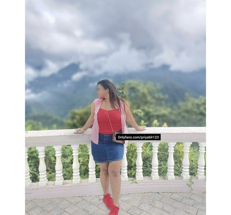 priyablr123 beautiful star pic