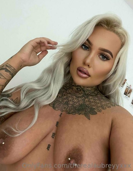 inkedblondieeee naked model archive