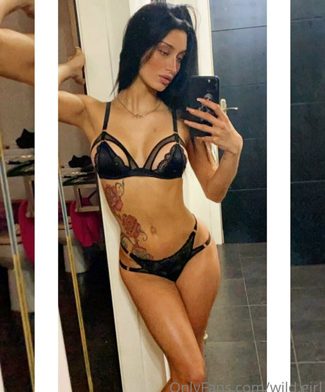 yaizafox hot star photo