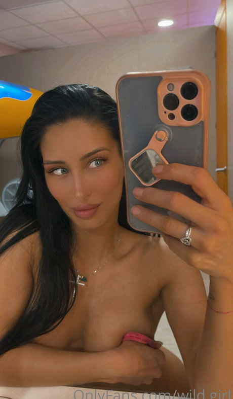 yaizafox art model picture