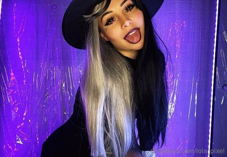 lola pixel pornstar naked pictures