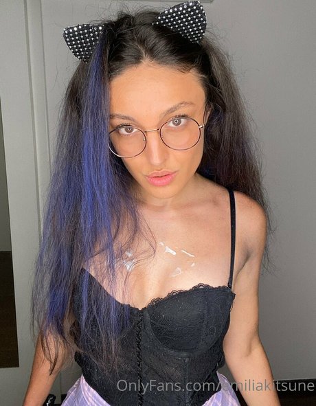 onlyemiliaa art pornstar image