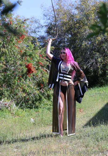 ayaqueenil star naked gallery