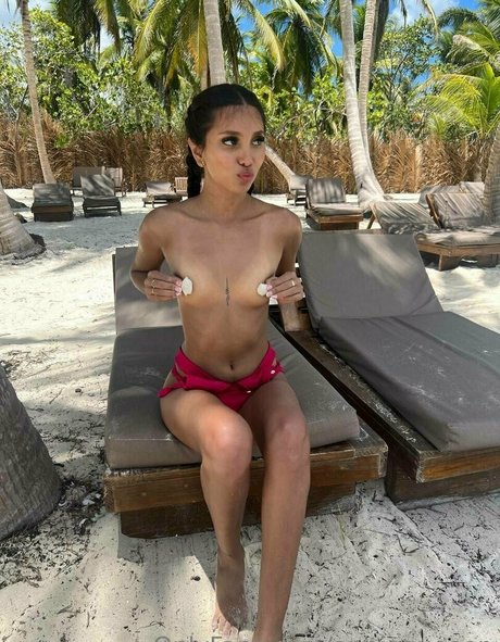 anniequeeen pretty actress photo