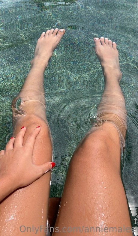 anniemalee sexy model pic