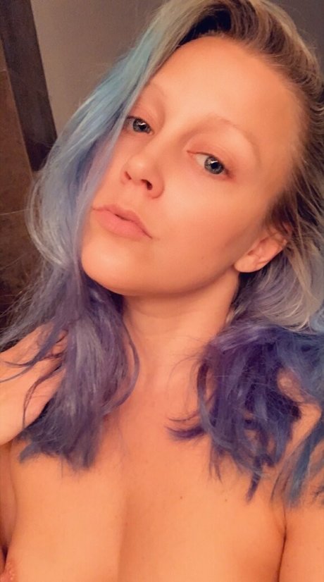 misscherryfit nice actress pic