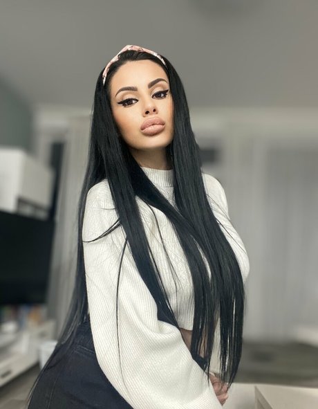 celinefree pornstar naked picture