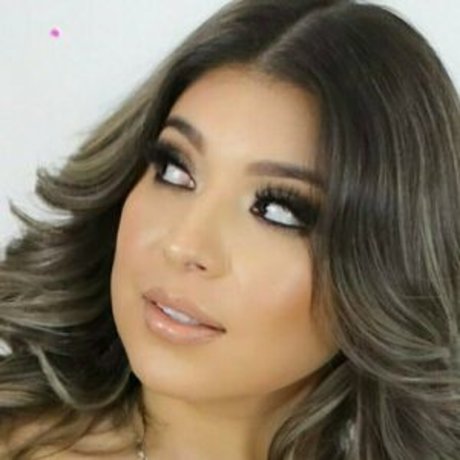 misscheeeks hd model image