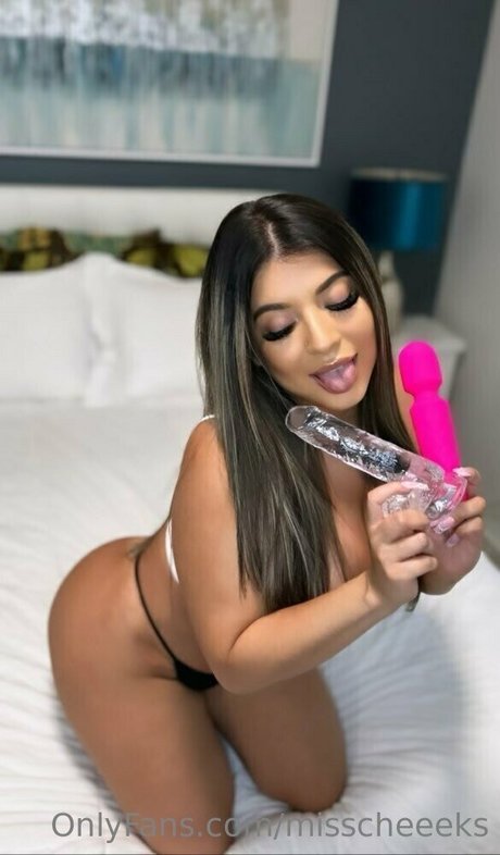 misscheeeks star beautiful pics