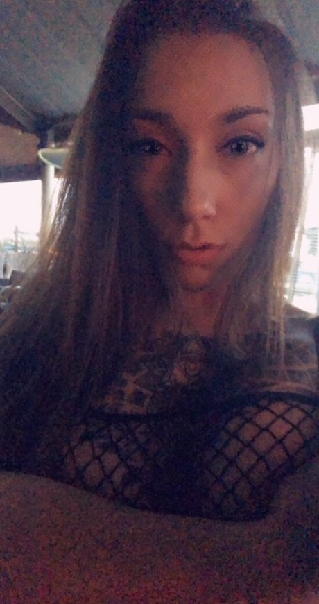 isquat__ model pretty pic