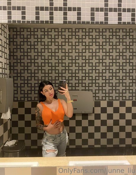 junneliufree nude model pictures