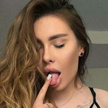 tina angel69 beautiful model image