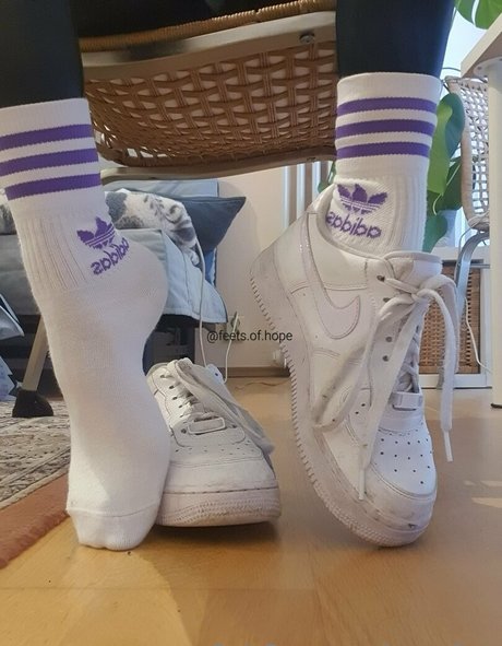 hope feet model free picture