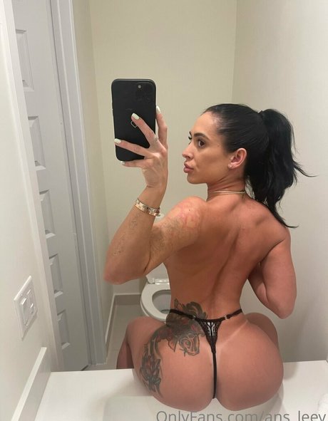 ans leey model exclusive picture