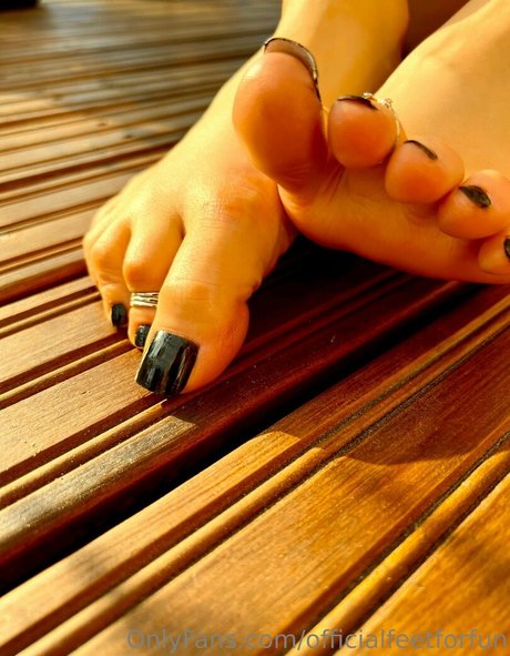 officialfeetforfun pretty actress pics
