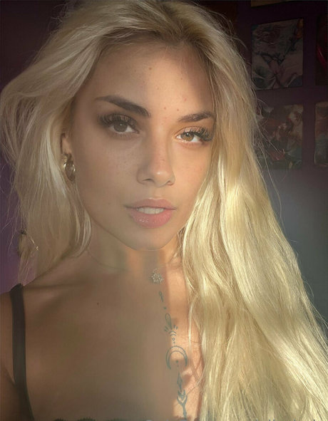 alisshale model sex pics