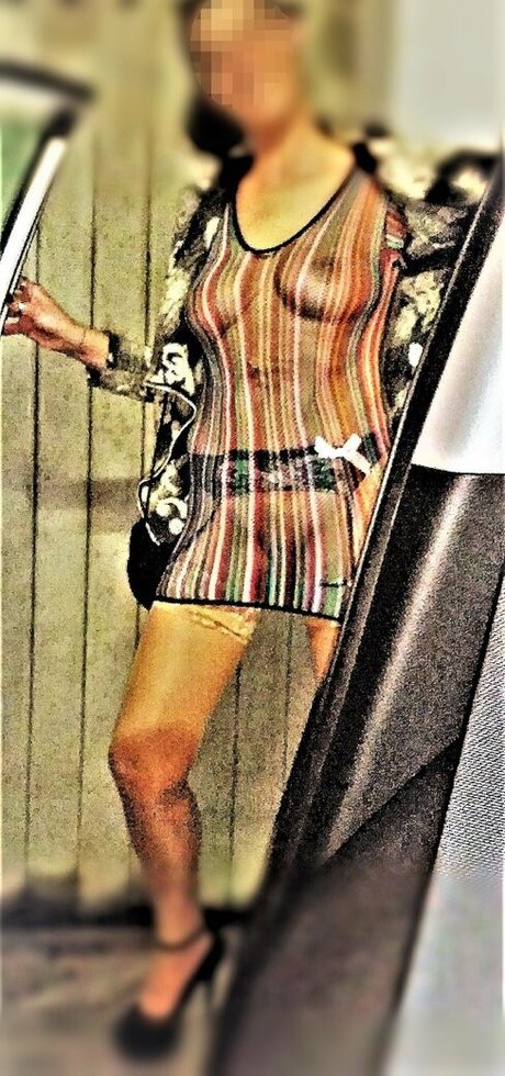 lasilvia 76 naked model img