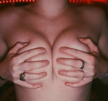 slizzzzardxx porn model gallery