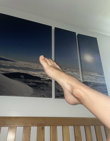 thebarefootcutie model pretty image