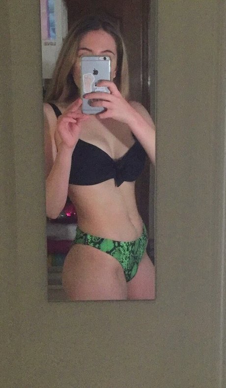 Skeeterre naked star gallery