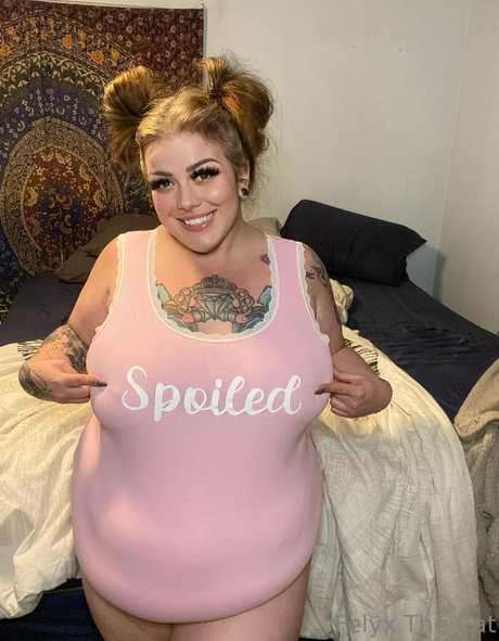 felyxfree model porn archive