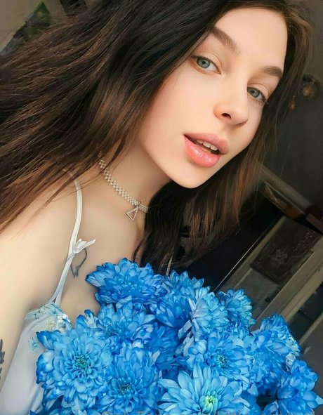 little emmy1 xxx model picture