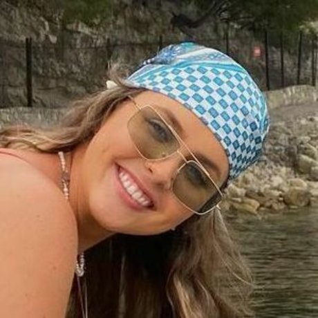 Isla Lorger hd star photos