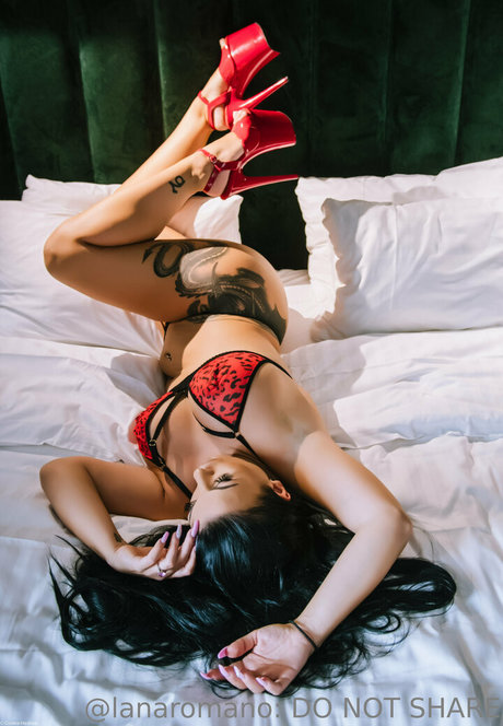 lanaromano erotic actress photos