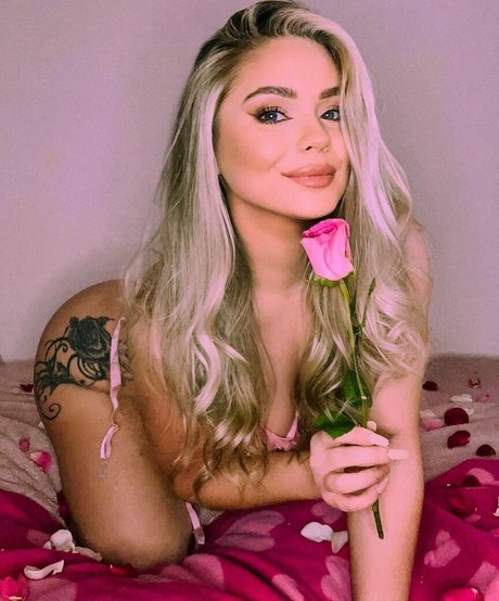 Claire Maclachlan pornstar free pics