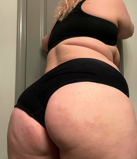 curvybecky beautiful actress pictures