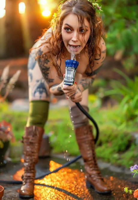 Genevieve pornographic actress archive