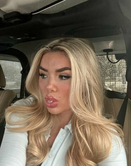 elainavice model top images