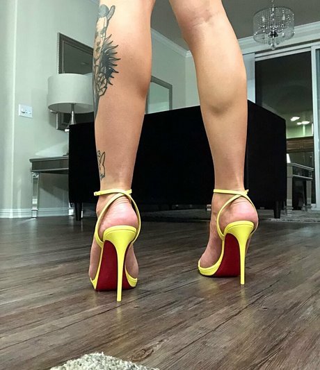 tsnadialove naked star pictures