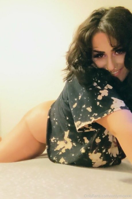 underyourdome model pornographic photos