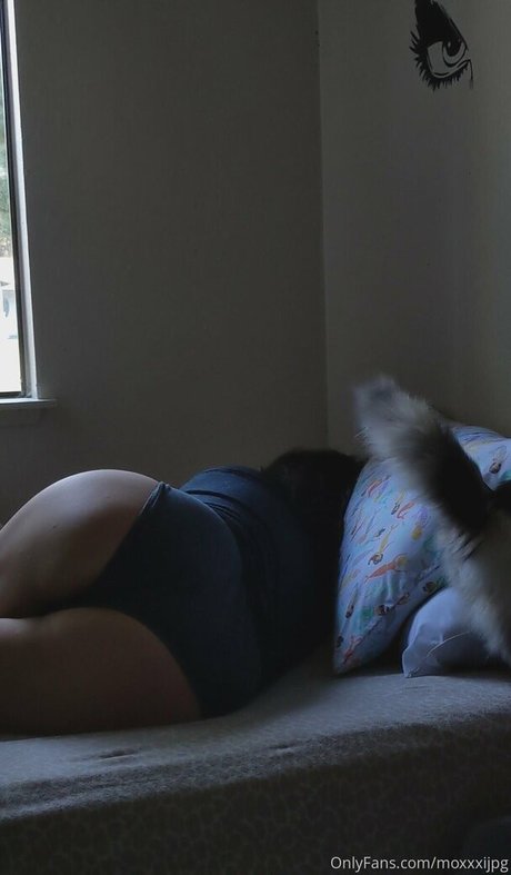 underyourdome model exclusive pic