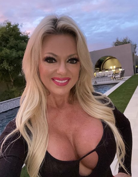 chanelstjames pornstar perfect pic