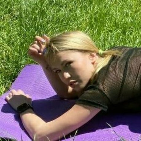 abellachaseq nudes actress photo