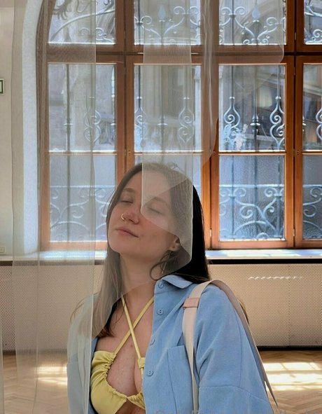 lilly lil nude model pictures