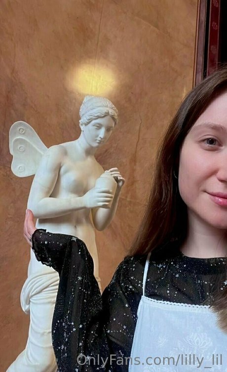 lilly lil exclusive actress photo