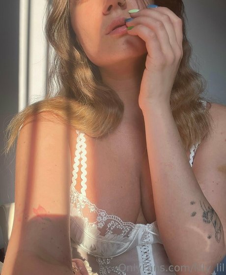 lilly lil nudes actress galleries