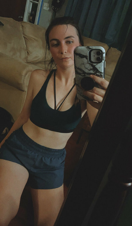 embertay top model pic