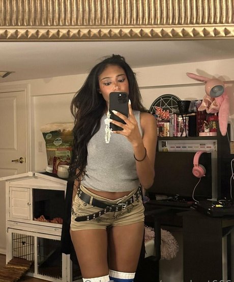 meruhart666 pretty actress pic