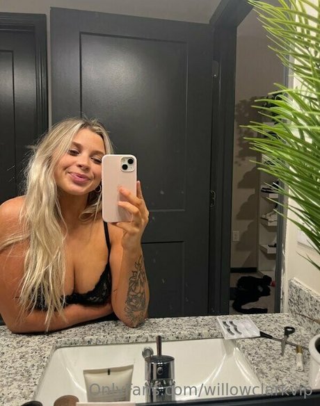 willowclarkvip nudes pornstar img
