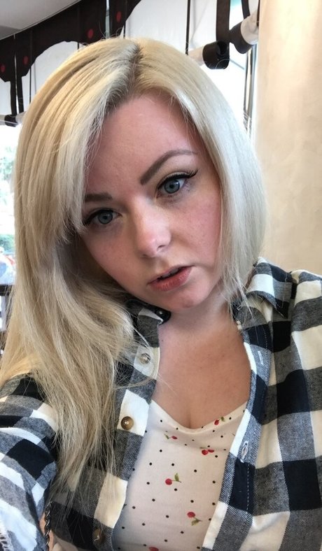 curvydanni pornstar xxx galleries